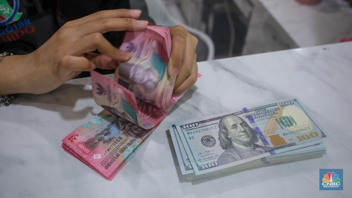 MSCI dan Moody’s Bayangi Rupiah, Target Akhir Tahun Rp16.800