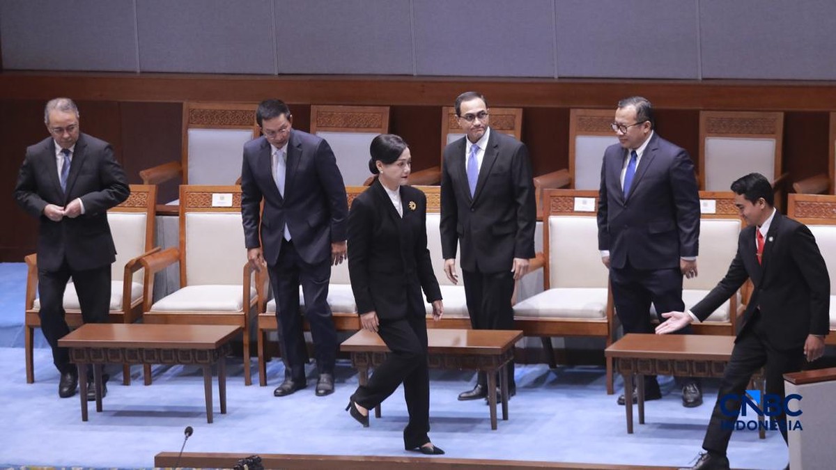 Dewan Komisioner OJK Bakal Ambil Sumpah Jabatan Siang Ini