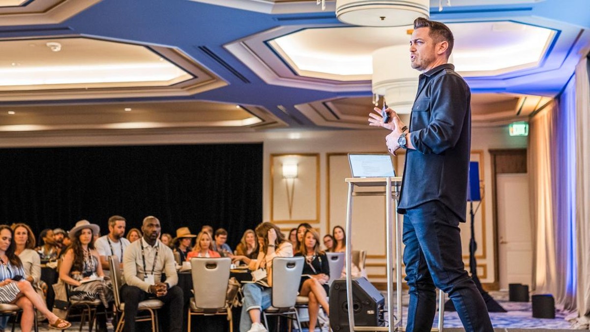 Kisah Pria AS Punya Pasif Income Rp2,7 M Sebulan-Kerja 3 Hari Seminggu