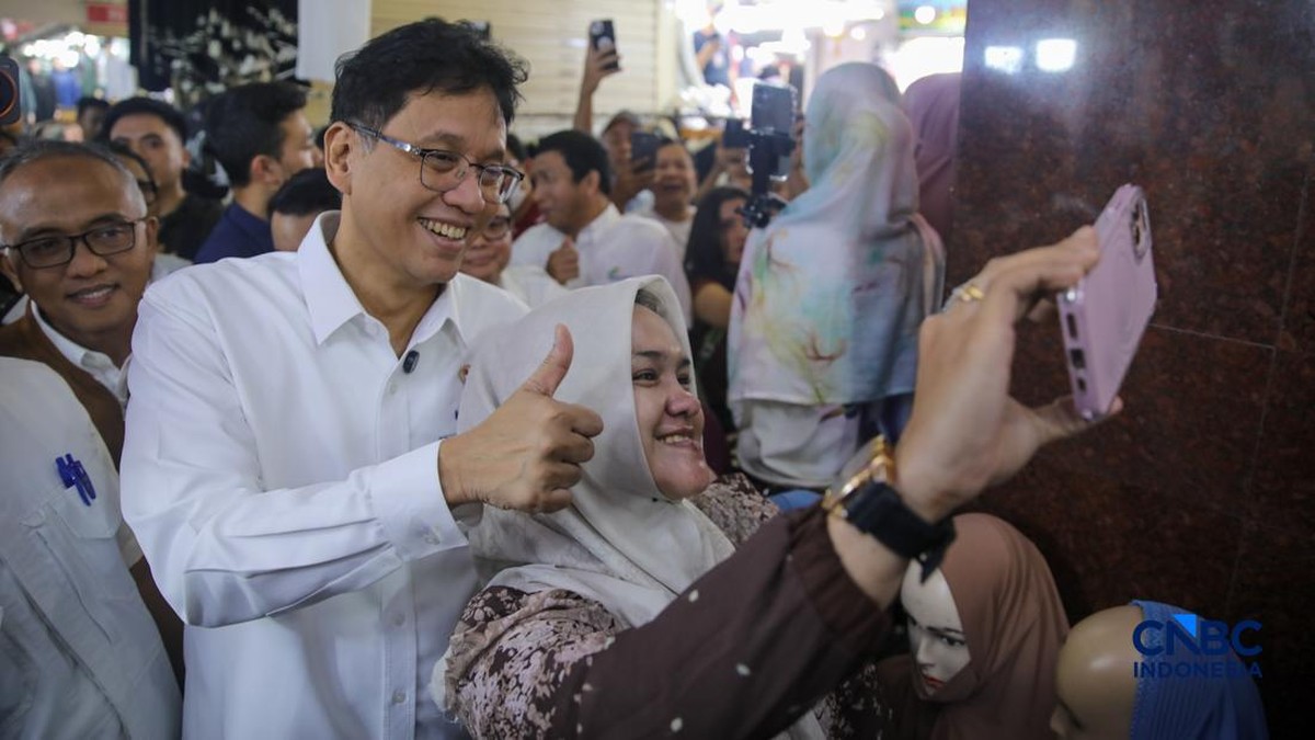 IHSG Turun Nyaris 20%, Menkeu Purbaya Kasih Rekomendasi Saham Bagus