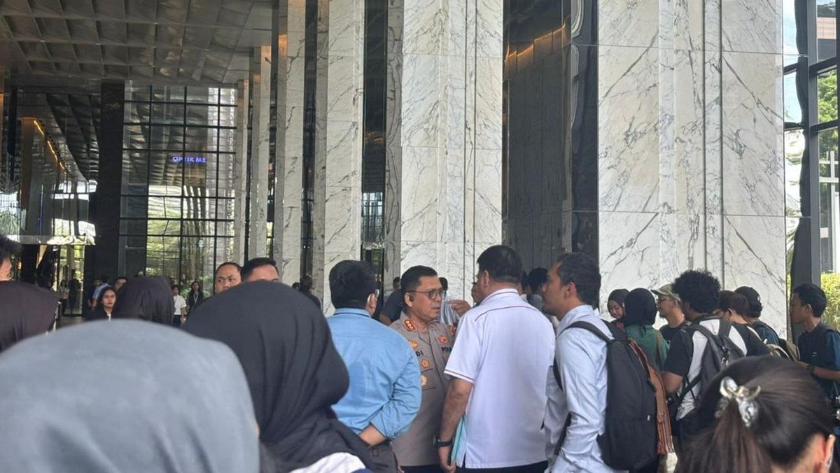 Breaking: OJK Geledah Kantor Sekuritas Inisial M di Treasury Tower