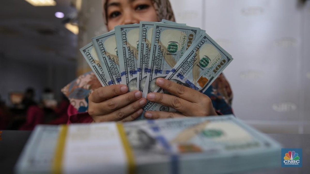 Dolar Dekati Rp17.000, Airlangga: Ekonomi RI Solid