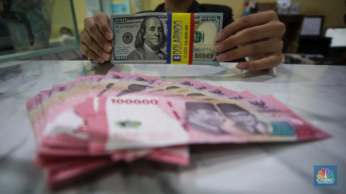 Jelang Pengumuman BI Rate Rupiah Menguat ke Rp16.965 per Dolar