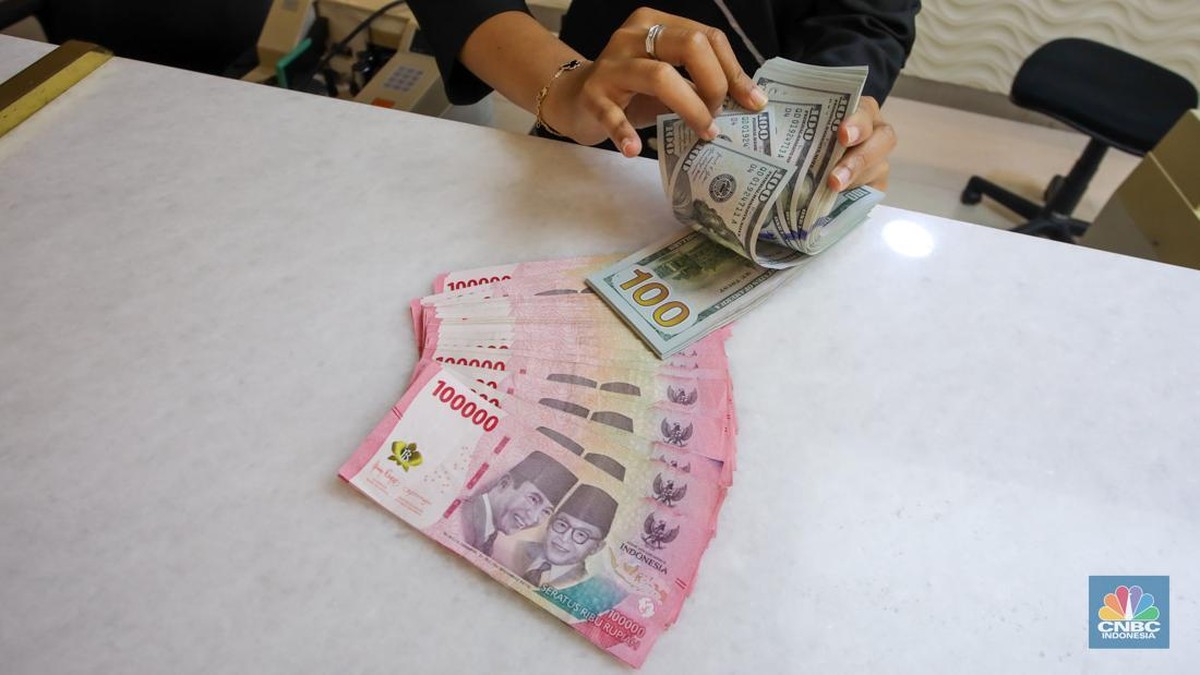 Rupiah Menguat Tipis, Nilai Tukar Dolar AS Turun ke Level Rp16.850