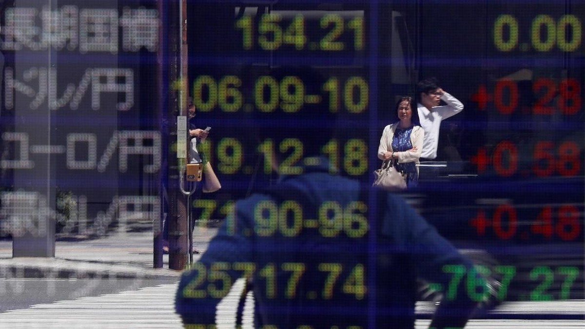 Bursa Asia Mayoritas Melemah, Tertekan Harga Minyak