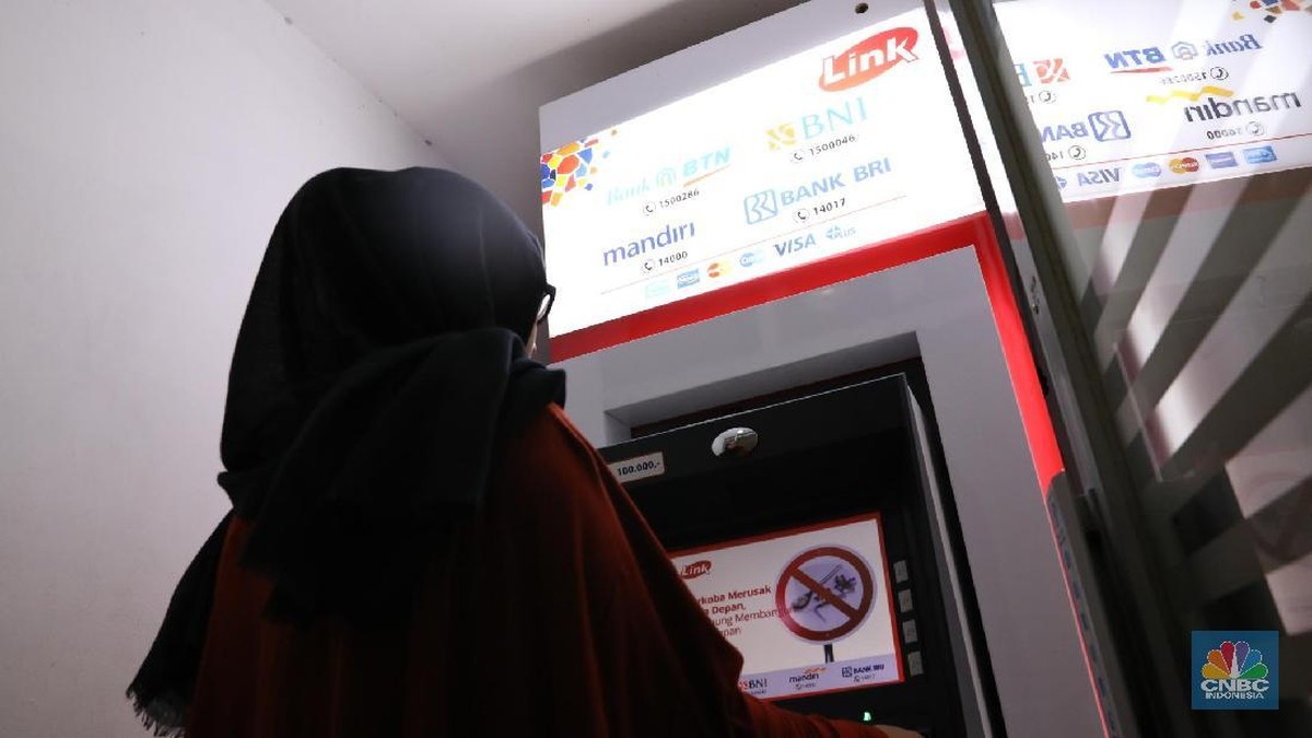 Jumlah Maksimal Simpan Uang Cash di Rekening Menurut Ahli Keuangan