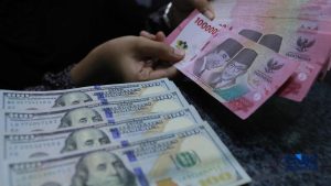 Nilai Tukar Rupiah Menguat Tipis, Dolar AS Turun ke Rp 17.185