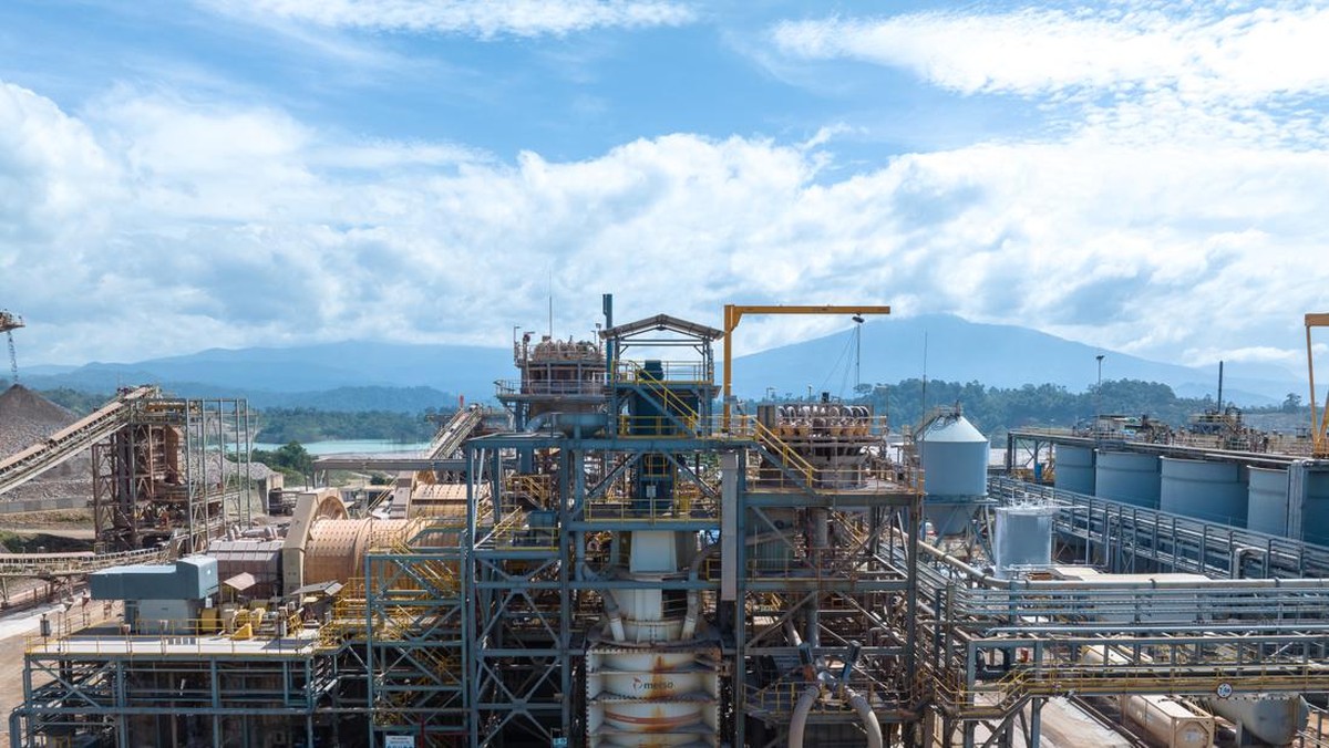 Laba United Tractors (UNTR) Anjlok 80%, Ada Apa?