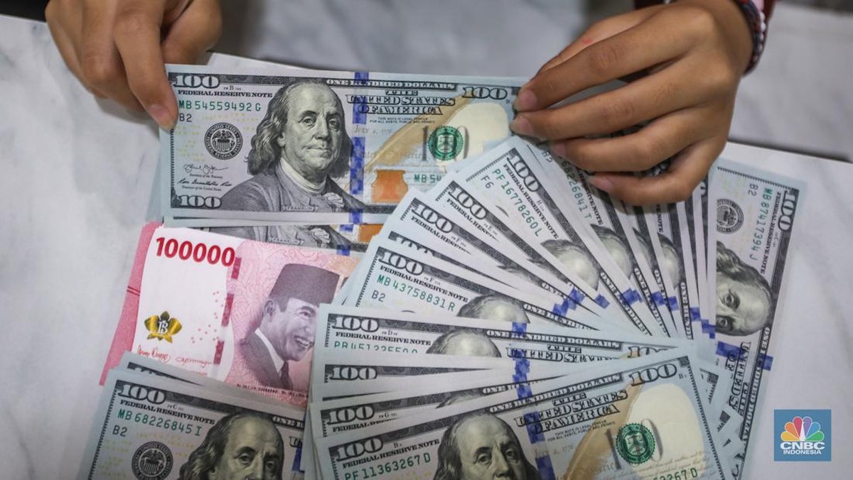 Breaking! Rupiah Tertekan, Dolar AS Sudah Tembus Rp17.210
