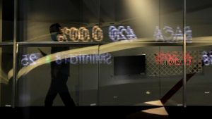 IHSG Ditutup Naik 1,22% Hari Ini, Pasar Euforia Ekonomi Tumbuh 5,6%