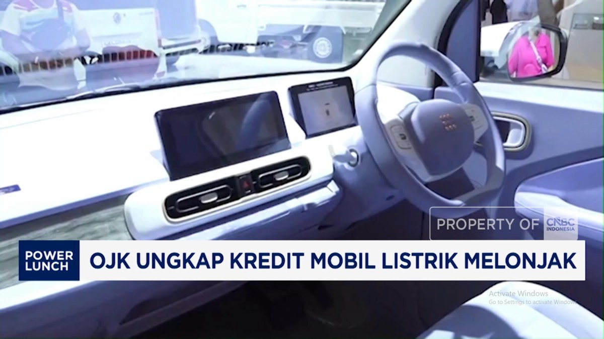 Video: OJK Ungkap Kredit Mobil Listrik Melonjak, Tumbuh Double Digit