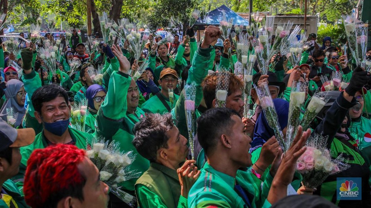 Saham GOTO Anjlok dan ARB Balik ke Gocap, Ada Apa?