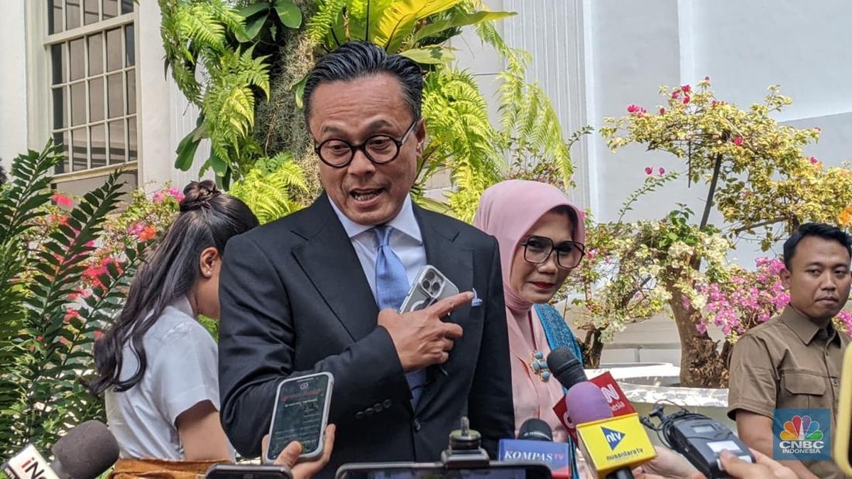 Dony Oskaria Bantah Isu Orang Kaya Wajib Beli Merah Putih Bond: Hoaks!