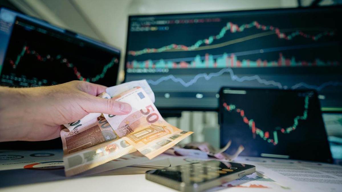 Pembantu Ini Nekat Kuras Tabungan Untuk Beli Saham, Ini Nasibnya