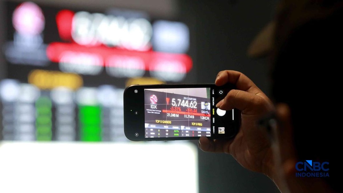 Ternyata Ini Alasan IHSG Anjlok Lebih dari 2%