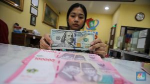 Rupiah Melemah, Nilai Tukar Dolar AS Naik ke Rp17.825