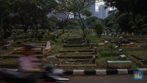 Geger Tukang Gali Kubur Ketemu Emas 2,4 Kilogram di Cirebon