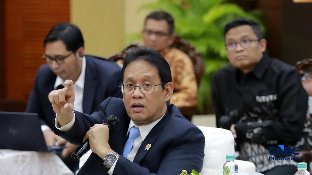 Transaksi di PFII Pakai Dolar, Purbaya Ungkap Nasib Rupiah
