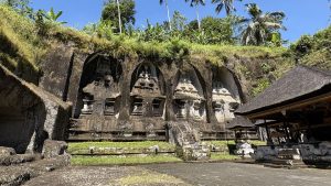 Konglomerat RI Ini Rutin Bolak-Balik Gunung Kawi, Begini Kisahnya