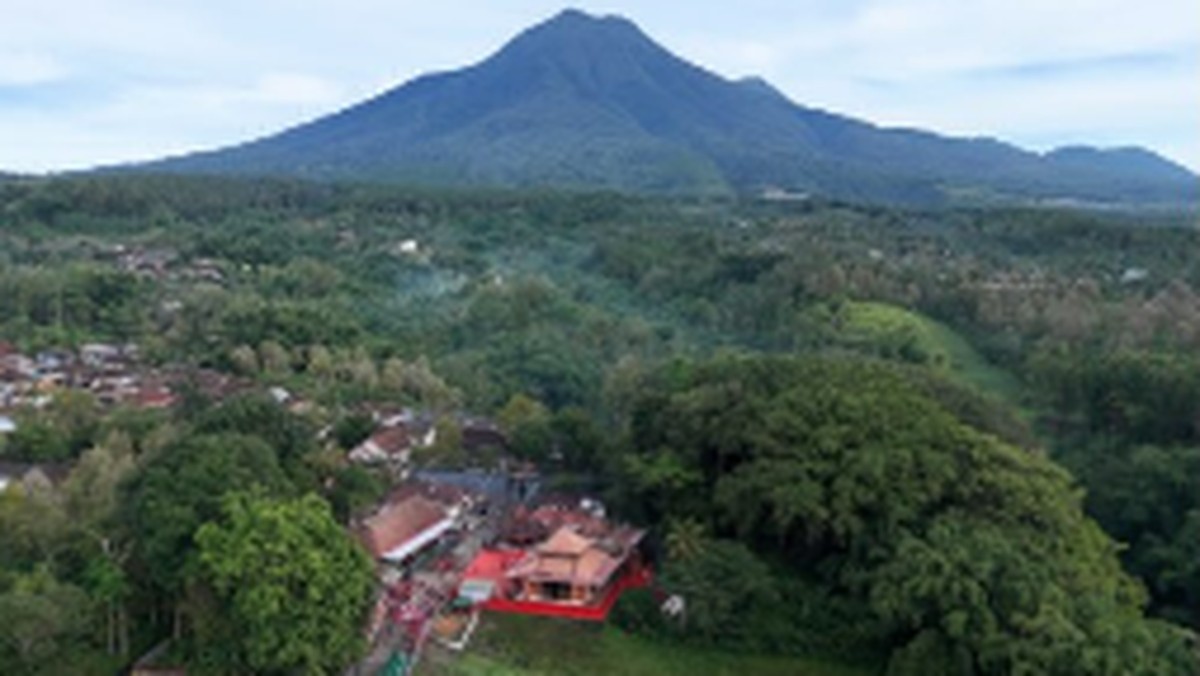 Rajin Datangi Gunung Kawi, 2 Pengusaha RI Jadi Konglomerat