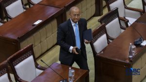Rapat Paripurna DPR Setuju Sarjito Jadi Bos OJK Pengawas Bursa Mineral