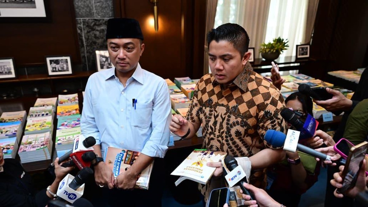 Prabowo Mau Perbaiki Buku SD-SMA, Malaysia-Kamboja Jadi Pembanding