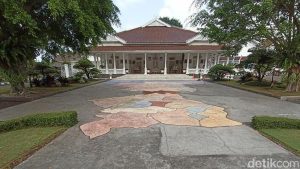 Bupati Terkaya di Jawa Hidup Serba Mewah, Rakyatnya Melarat