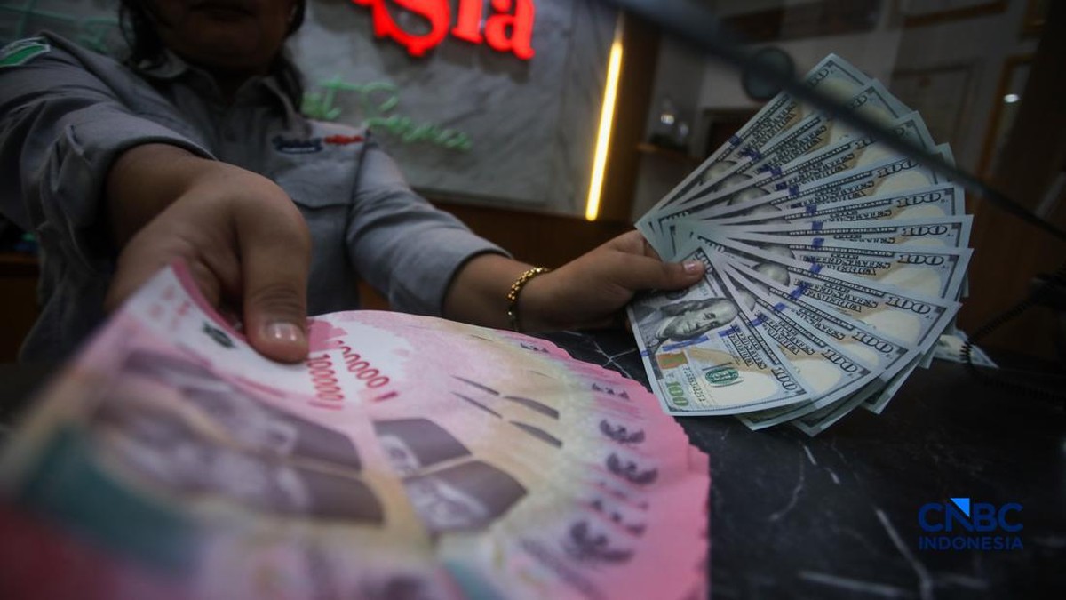 Rupiah Dibuka Melemah, Dolar AS Naik ke Rp17.840