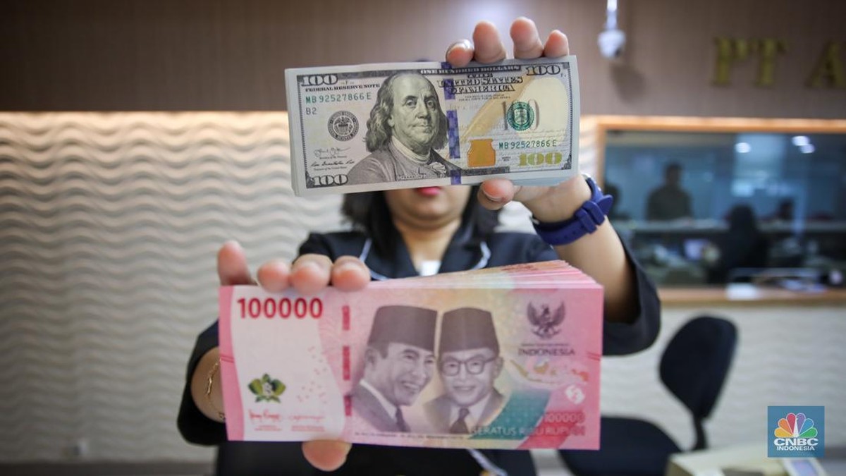 Nilai Tukar Rupiah Menguat 0,14%, Dolar AS Turun Jadi Rp17.800