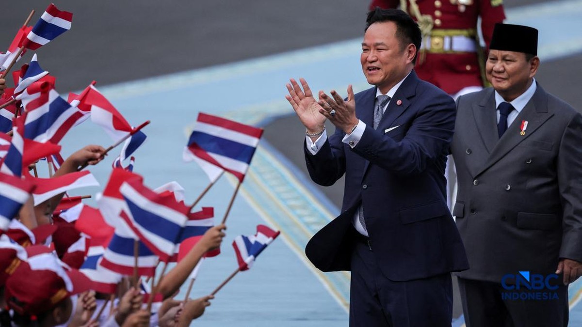 PM Thailand Tawarkan Suplai 36 Rantis Amfibi Lapis Baja ke Prabowo