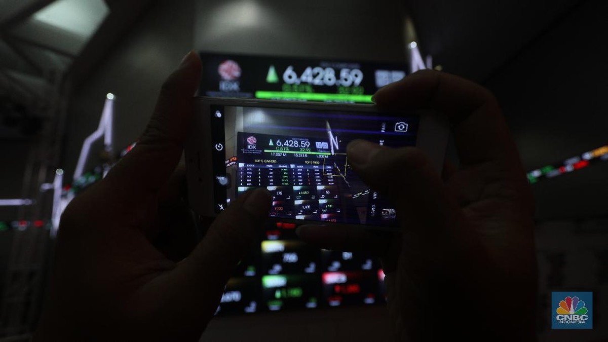 Sesi I Asing Kabur Rp 677,4 Miliar, Saham BCA Paling Banyak Dilepas