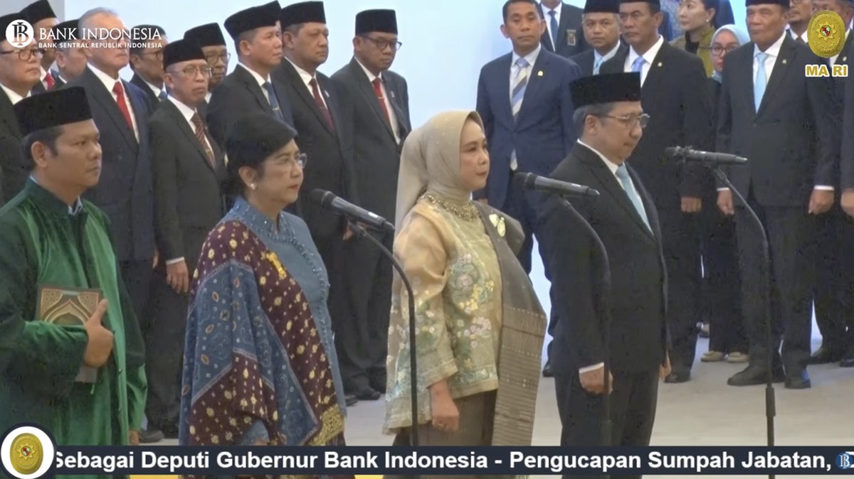 Resmi Jadi Gubernur BI! Destry Ucap Sumpah Jabatan di MA