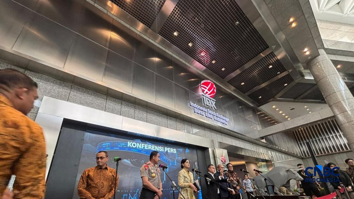 OJK Sanksi 835 Pihak Terkait Pidana Pasar Modal, Denda Rp390 Miliar
