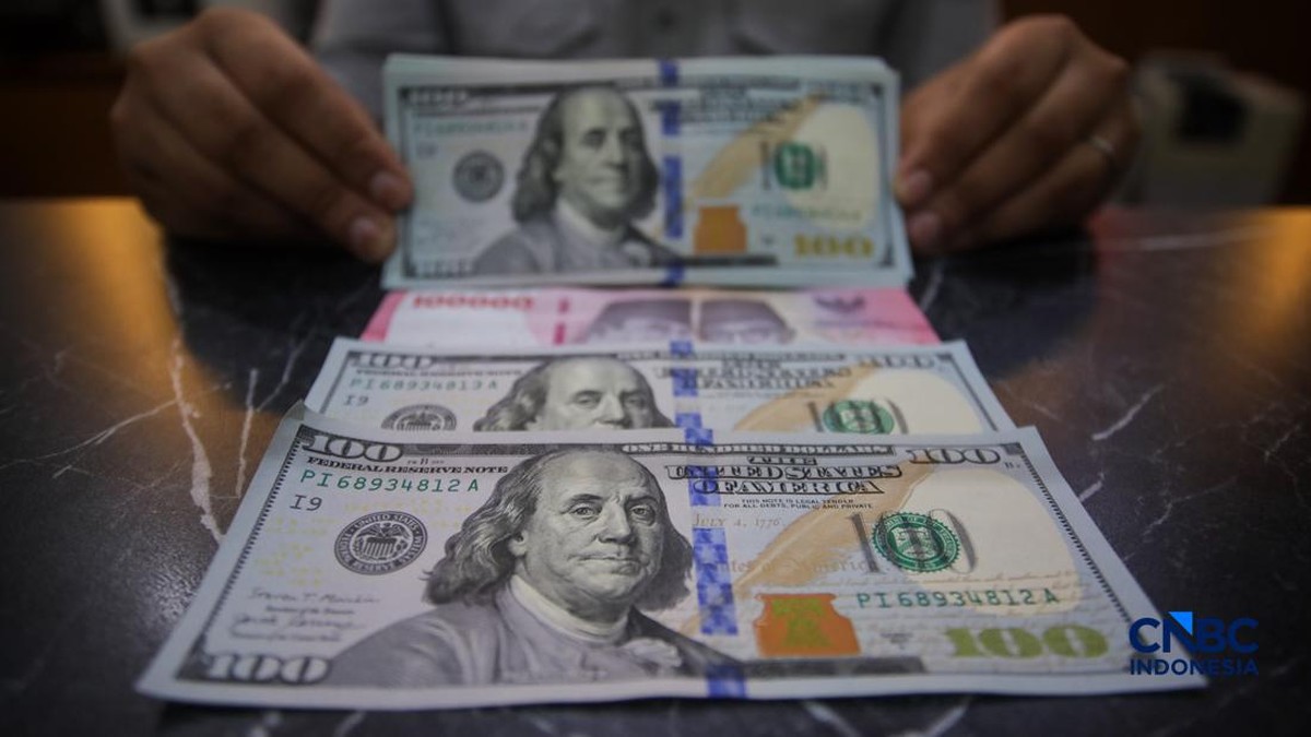 Rupiah Menguat Tipis, Nilai Tukar Dolar AS Turun ke Rp17.875